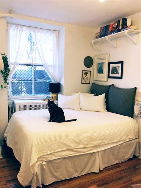 A complete guide to design, organization tips, and other cheap, diy solutions for cute, functional rental living. A Teeny 225-Square-Foot Studio Has All the Small Space ...