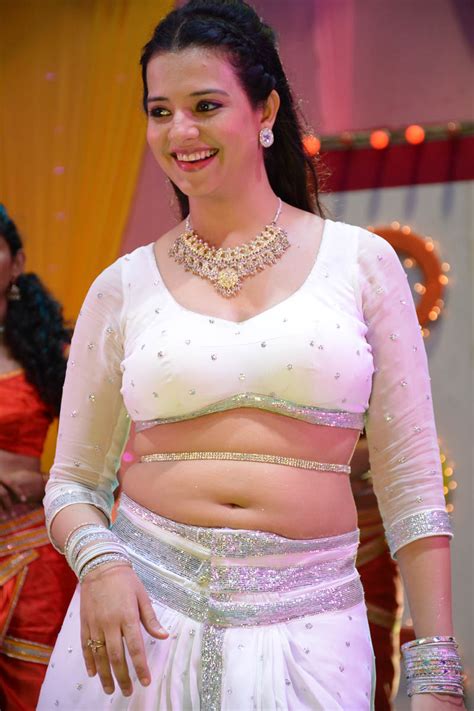 Telugu actress anushka shetty photos from size zero movie. Saloni New Hot Photos From Item Song - Latest Tamil ...