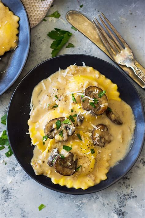Cheese Ravioli In Creamy Mushroom Sauce Countryside Cravings