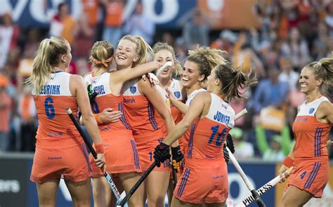 Dutch down to 10 men after de ligt's intentional handball; 10-0 win over Czech Republic seals Dutch hockey women ...
