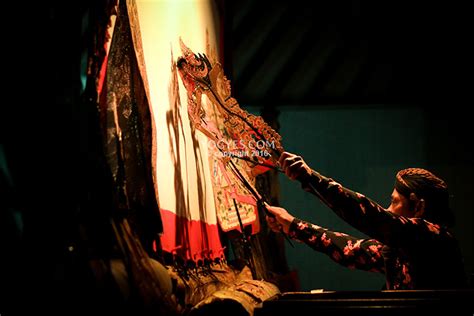 Pertunjukan Wayang Kulit Mahakarya Seni Pertunjukan Jawa