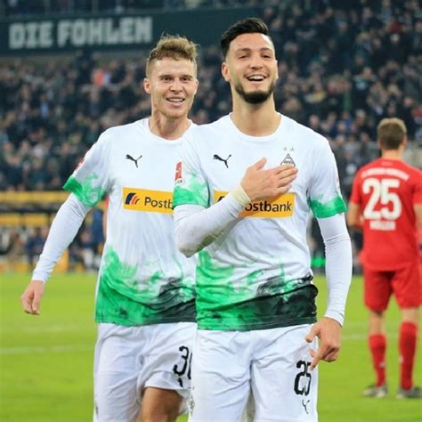 Der fc bayern empfängt gladbach. Spätes Gladbach-Tor entsetzt die Bayern - lie:zeit online