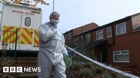 Leeds Flat Murder Investigation Launched By Police Bbc News