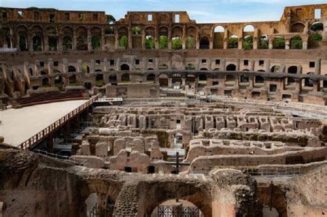 Pilares Del Coliseo Romano