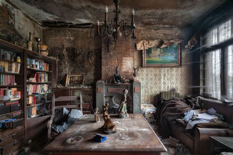 Stunning Abandoned Homes Are Surprisingly Full Of Life Maison