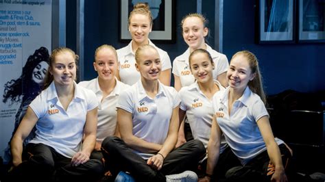 De ek turnen in basel. Sanne en Lieke Wevers zijn dromers | NOS