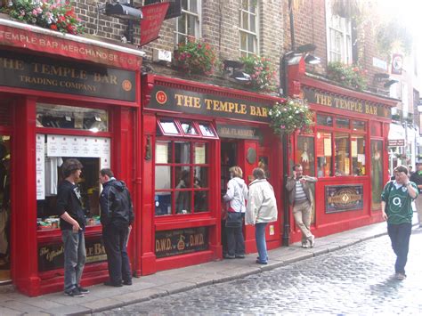 Would Love To Visit Ireland The Temple Bar In Dublin Ireland This