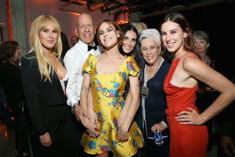 Demi moore and bruce willis have managed to stay close after ending their marriage in 2000 — and their friendly relationship is the definition of coparenting after their wedding, willis and demi welcomed three daughters: Demi Moore and Bruce Willis Family Pictures | POPSUGAR ...