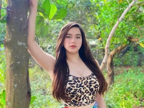 jillian ward stuns in katy perry s jungle outfit inspiration gma entertainment