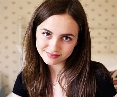 maude apatow s body measurements including height weight dress size shoe size bra size