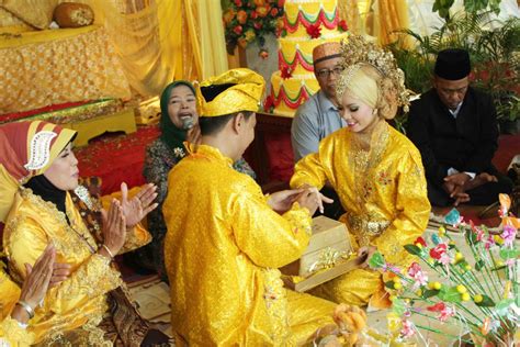 Cwils Blog North Sumateras Melayu Wedding Ceremony