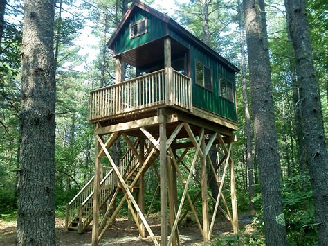 That depends largely on the number of hunters using it at one time. Tree House Hunting Stand - Architectural Designs