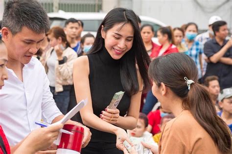 Thuỷ Tiên Lên Tiếng Nói Rõ Quan điểm Về Chuyện Nghệ Sĩ Làm Từ Thiện Giữa Lúc Rầm Rộ Sự Việc 13