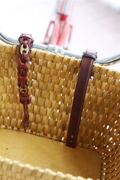 Oh wait, you could buy a wald basket and mounts for 25.00 shipped and use all that money saved to buy more wine. How To Make a DIY Bike Basket | Sykkel