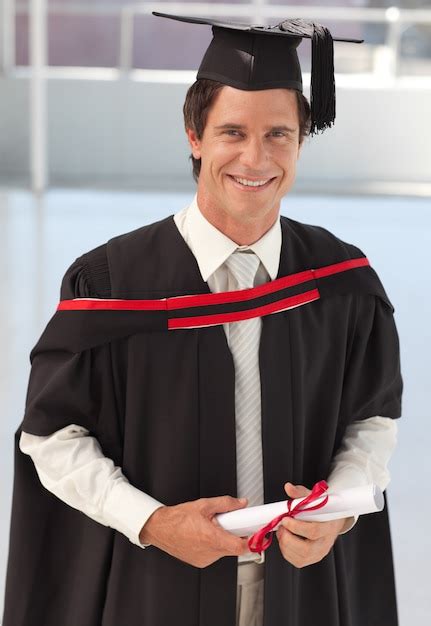 Hombre Graduado De La Universidad Foto Premium