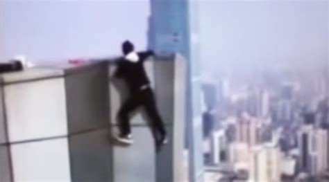 Video Chinese Stunt Man Falls Off A Storeyed Building While Doing
