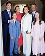 Foto oficial de Isabel de Dinamarca con sus padres y hermanos en su ...