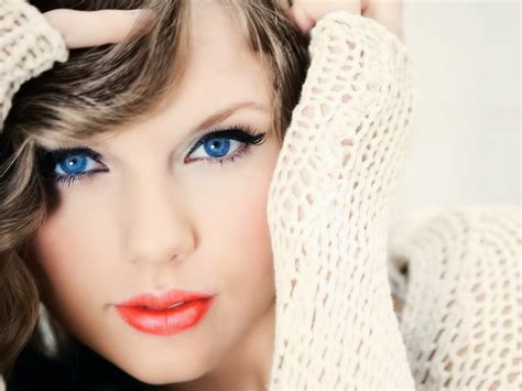 Taylor Swifts Blue Eyes Creative Hd Wallpapers