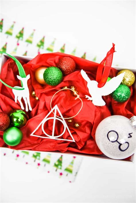If you say you only save this stuff because it's hilarious you are lying to yourself. Paper Harry Potter Ornaments - Simply Made Fun