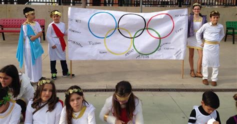 Disfraces infantiles para niña para fiestas, carnaval, halloween, navidad, o regalo de cumpleaños. Como ya os comenté ayer, el tema en torno al que ...