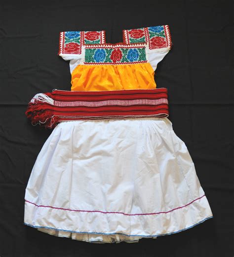 Traje Totonaco Totonac Clothing Puebla Mexico This Photo S Flickr
