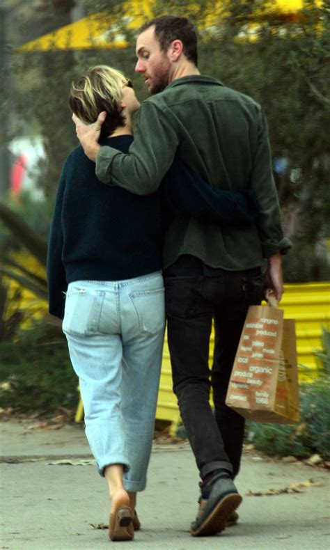 James franco звездные пары emilia clarke kit harington эмилия кларк и джейсон кларк game of thrones. emilia clarke and new boyfriend charlie mcdowell picks up ...
