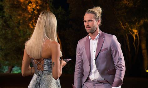 The bachelorette 2020 is clare crawley and tayshia adams. Bachelorette 2019: Kandidat wäre bei Dreharbeiten fast ...