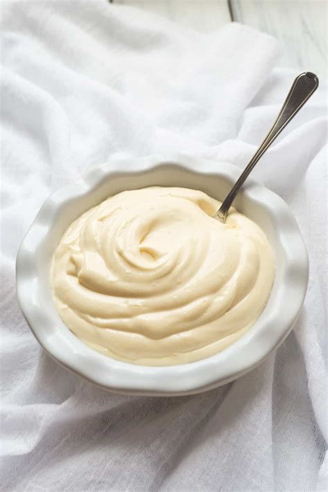 But if you've never made mayonnaise before, i'm going to suggest you make it with a hand whisk. Foolproof Homemade Mayonnaise | Foodtasia