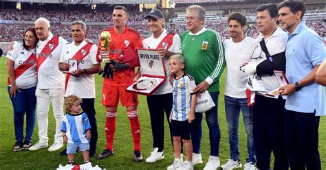 River Homenajeó A Los Campeones Del Mundo Con La Presencia De Passarella El Diario De La República
