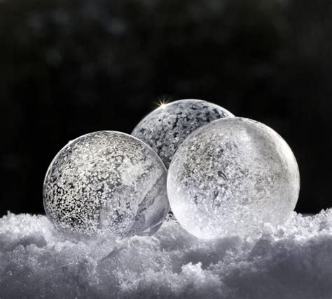 14 Cool Things To Do With Dry Ice Frozen Bubbles Bubbles Soap Bubbles