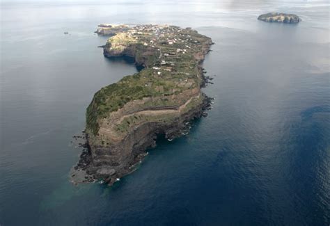 Parti con snav e risparmia! Ventotene szigetéről akarja újraindítani az EU-t az olasz ...