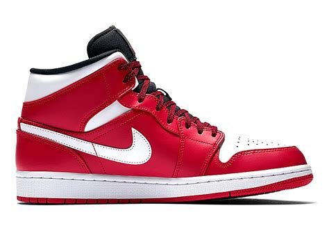 The air jordan collection curates only authentic sneakers. Air Jordan 1 Mid "Chicago Gym" (605) - manelsanchez.com