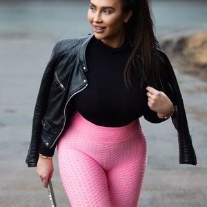 Curvy Lauren Goodger Leaves Her House In Chigwell Photos Leaked