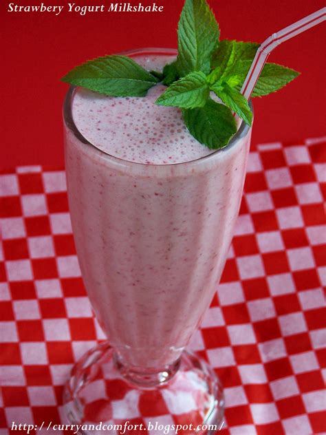 Kitchen Simmer Strawberry Yogurt Milkshake