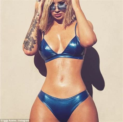 Curvy Hips Are The New Bum Sparking A Surgery Trend Daily Mail Online