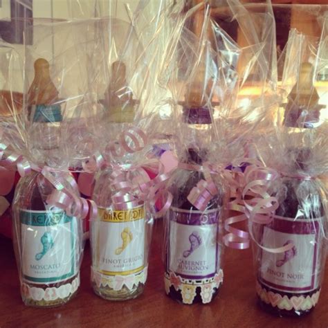 Give your baby shower guests the gift of a spa experience with this luxe beauty set. Baby Shower Favors Pictures, Photos, and Images for ...