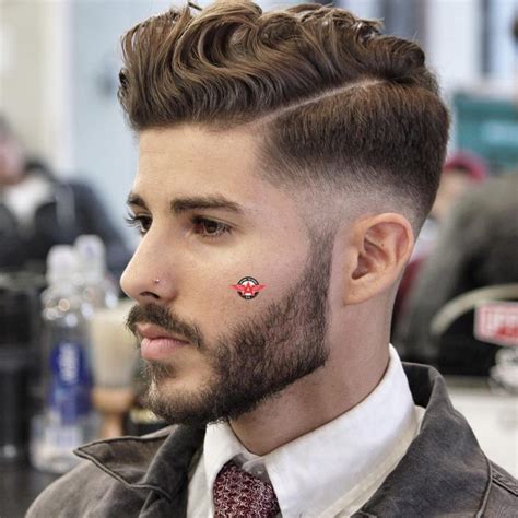 Cabelo Enrolado Curto Masculino
