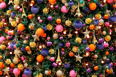 21 Beautiful Christmas Trees Around The World In Photos