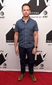 Patrick J. Adams Apologizes After He's Accused of Bullying Body Shamer ...