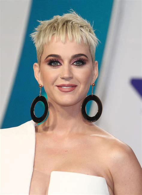 Katy Perry Orlando Blooms Girlfriend Showed Boobs — Firework Deep