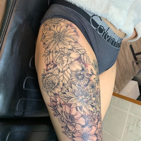 125 Beautiful And Sexy Thigh Placement Tattoo Ideas Body Tattoo Art