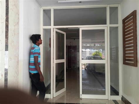 Aluminium Powder Coated Glass Door At Rs 250square Feet एल्युमिनियम