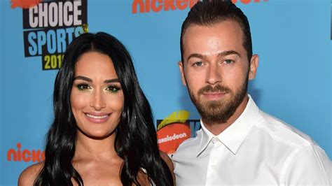 Why Nikki Bella And Her Fiancé Arent Living Together Right Now