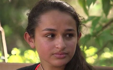 jazz jennings explores her sexuality in upcoming season of ‘i am jazz watch the first trailer
