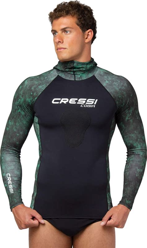 7 Best Rash Guards For Scuba Diving In 2021 Review Ready Dive
