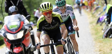 Simon yates is a one of the new stars of british cycling, alongside his twin brother adam yates. Tour 2019: Simon Yates verslaat medevluchters in Bagnères ...