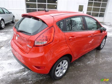 Race Red 2013 Ford Fiesta Se Hatchback Exterior Photo 89892667