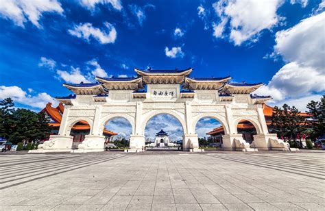 The windows are classical and. Chiang Kai-shek Memorial Hall - Taipei - Arrivalguides.com