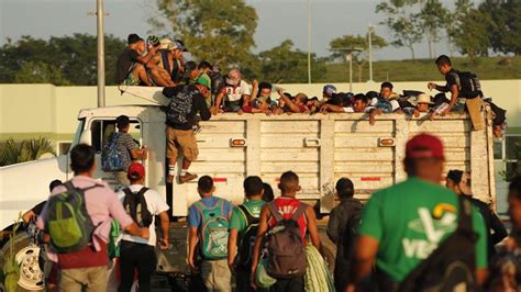 La Caravana De Migrantes Centroamericanos Continúa Su Camino Hacia