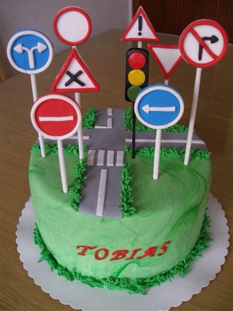 Maybe you would like to learn more about one of these? Pin von dian bennaim auf cakes idea (mit Bildern ...